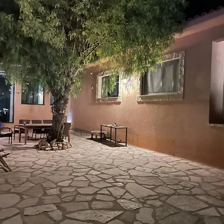 Beautiful 4 Bedroom Country House With Stunning Sea View Villa *