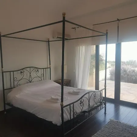 Beautiful 4 Bedroom Country House With Stunning Sea View * Sotira (Limassol)